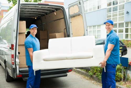 Professional packing and unpacking help for homes in Shepherds Bush